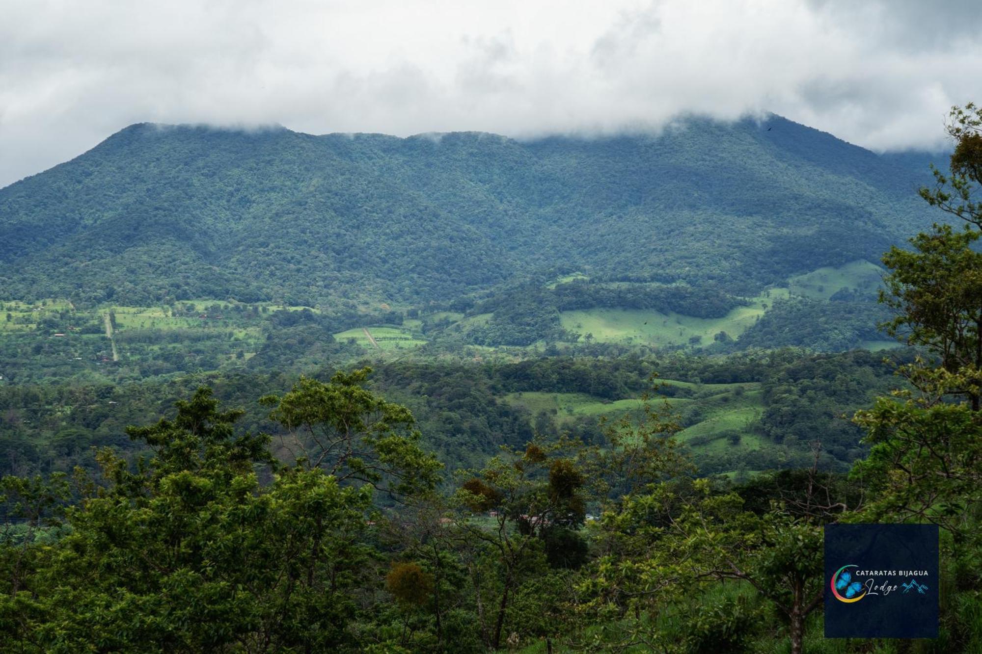 Cataratas Bijagua Lodge, Incluye Tour Autoguiado Bijagua Waterfalls Hike Exterior photo